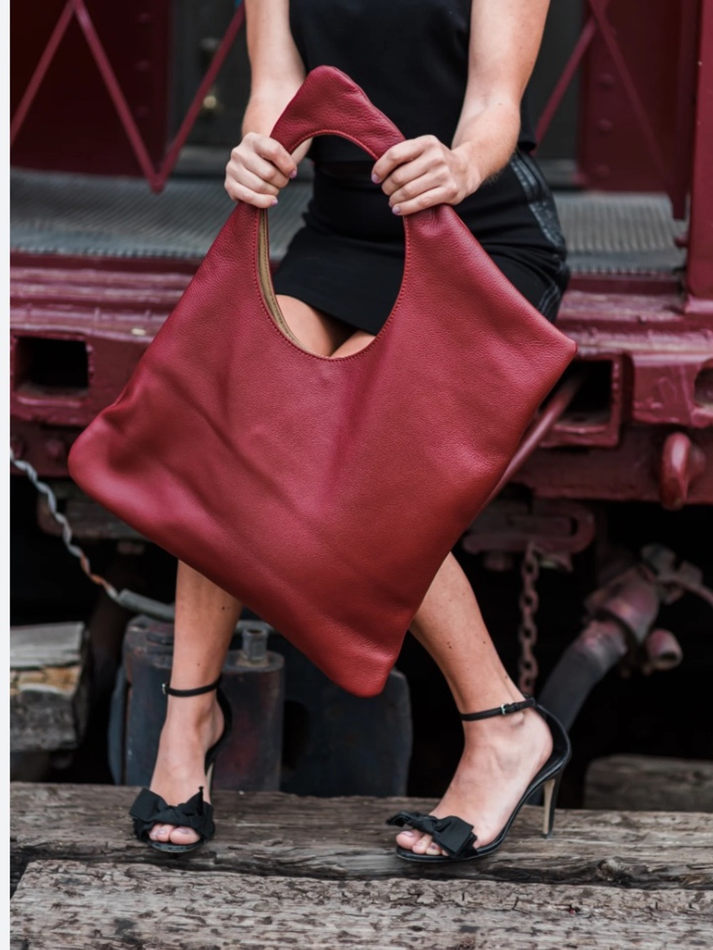 STELLAREESE COLLECTION 
GENEVIEVE ASYMMETRICAL TOTE  NWOT  COLOR Oxblood Red - Picture 4 of 9